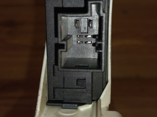 bontott AUDI A6 C6 Jobb első Ablakemelő Motor