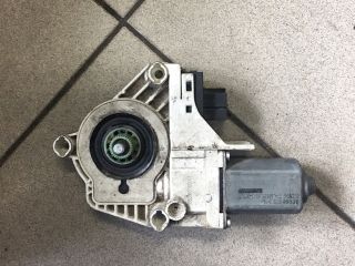 bontott AUDI A6 C6 Jobb első Ablakemelő Motor