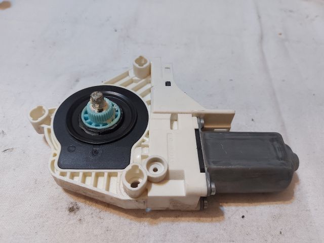 bontott AUDI A6 C6 Jobb első Ablakemelő Motor