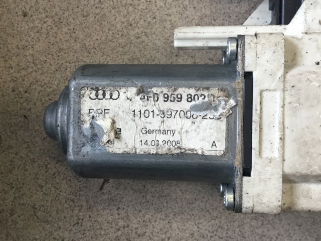 bontott AUDI A6 C6 Jobb első Ablakemelő Motor