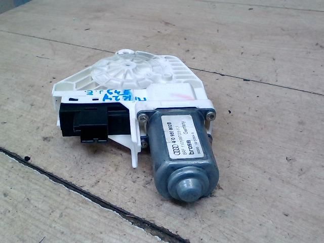 bontott AUDI A6 C6 Jobb első Ablakemelő Motor