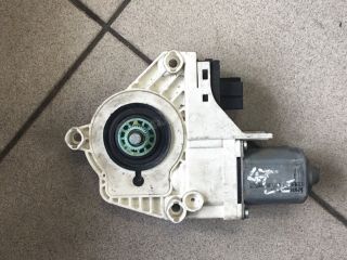 bontott AUDI A6 C6 Jobb első Ablakemelő Motor