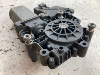 bontott AUDI A6 C6 Jobb első Ablakemelő Motor