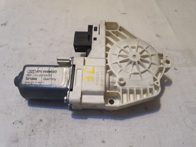bontott AUDI A6 C6 Jobb első Ablakemelő Motor
