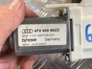 bontott AUDI A6 C6 Jobb első Ablakemelő Motor