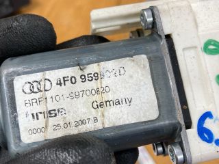 bontott AUDI A6 C6 Jobb első Ablakemelő Motor