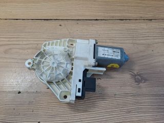 bontott AUDI A6 C6 Jobb első Ablakemelő Motor