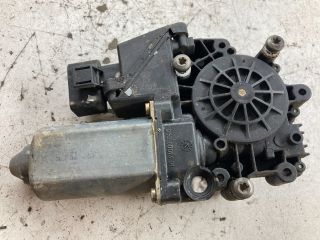 bontott AUDI A6 C6 Jobb első Ablakemelő Motor