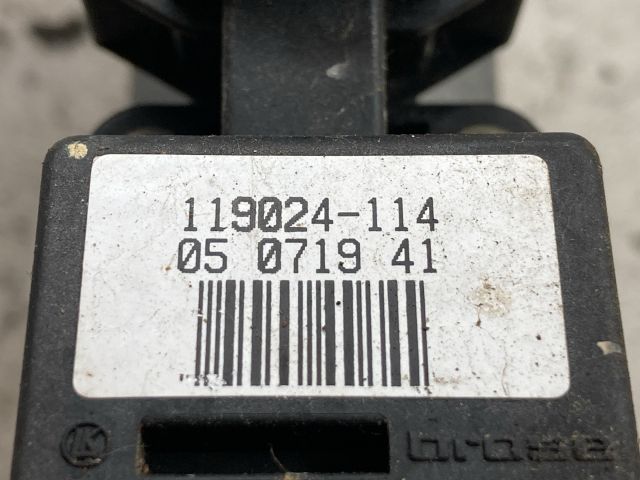 bontott AUDI A6 C6 Jobb első Ablakemelő Motor