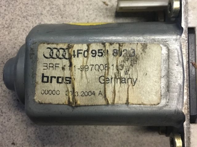 bontott AUDI A6 C6 Jobb első Ablakemelő Motor