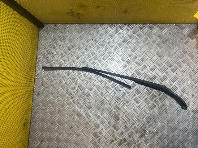 bontott AUDI A6 C6 Jobb első Ablaktörlő Kar