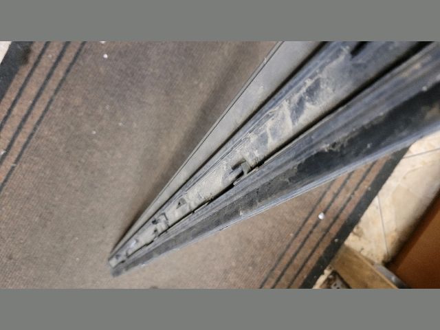 bontott AUDI A6 C6 Jobb első Ajtó Díszléc