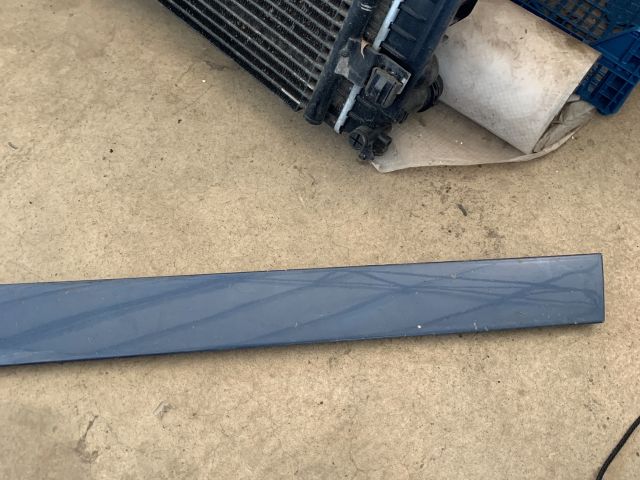 bontott AUDI A6 C6 Jobb első Ajtó Díszléc