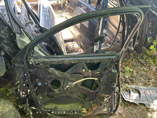 bontott AUDI A6 C6 Jobb első Ajtó (Üres lemez)