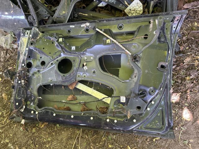 bontott AUDI A6 C6 Jobb első Ajtó (Üres lemez)