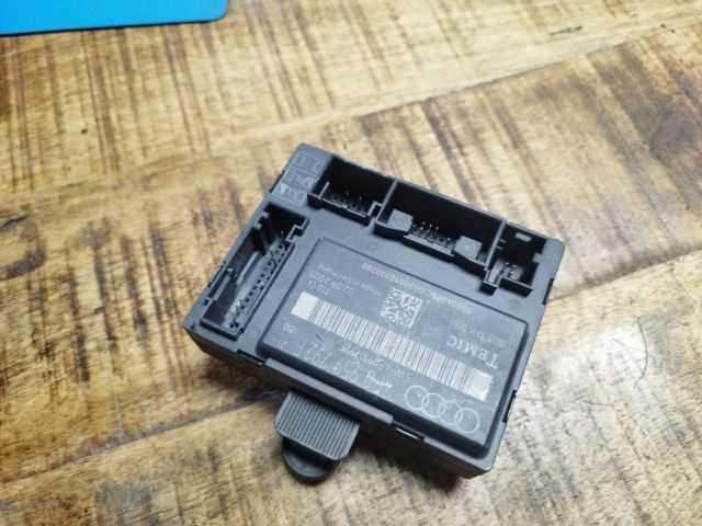 bontott AUDI A6 C6 Jobb első Ajtó Vezérlőegység