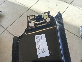 bontott AUDI A6 C6 Jobb első Ajtókeret Burkolat