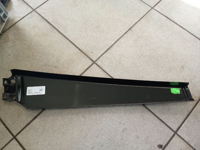 bontott AUDI A6 C6 Jobb első Ajtókeret Burkolat