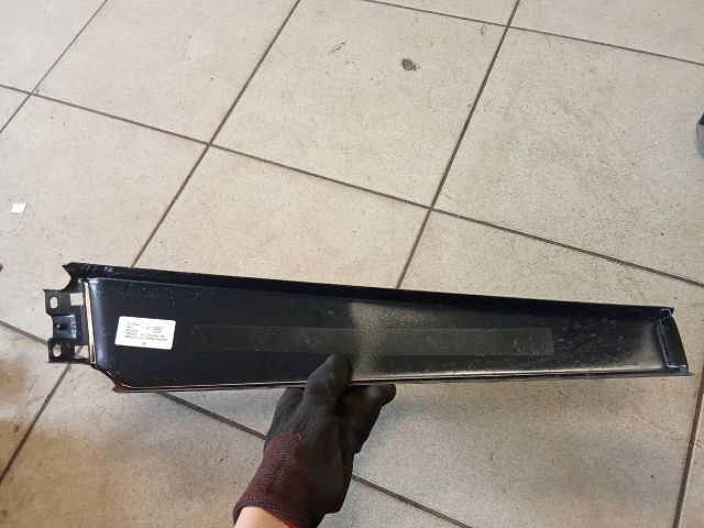 bontott AUDI A6 C6 Jobb első Ajtókeret Burkolat