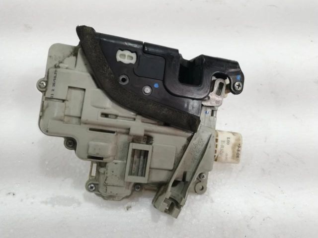 bontott AUDI A6 C6 Jobb első Ajtózár