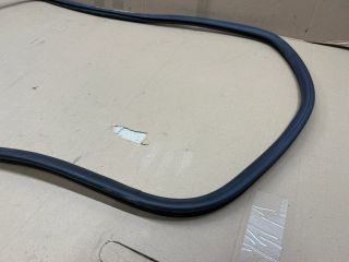 bontott AUDI A6 C6 Jobb első Gumikéder