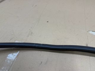 bontott AUDI A6 C6 Jobb első Gumikéder