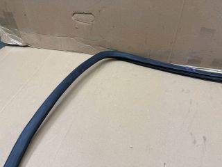 bontott AUDI A6 C6 Jobb első Gumikéder