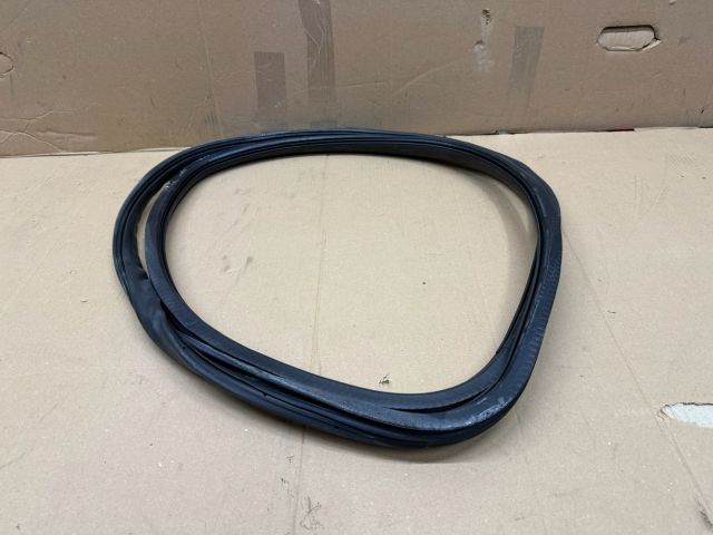 bontott AUDI A6 C6 Jobb első Gumikéder