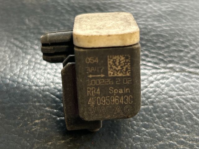 bontott AUDI A6 C6 Jobb első Oldal Ütközés Érzékelő