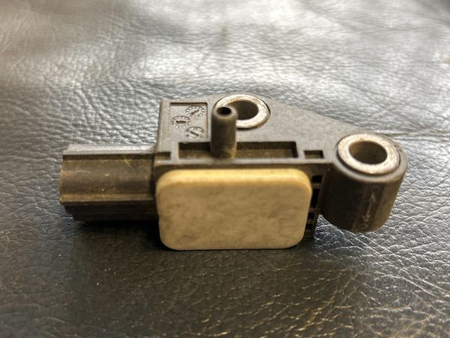 bontott AUDI A6 C6 Jobb első Oldal Ütközés Érzékelő