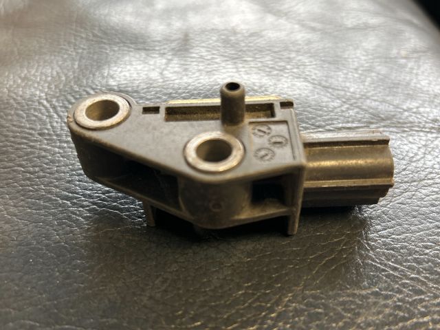 bontott AUDI A6 C6 Jobb első Oldal Ütközés Érzékelő