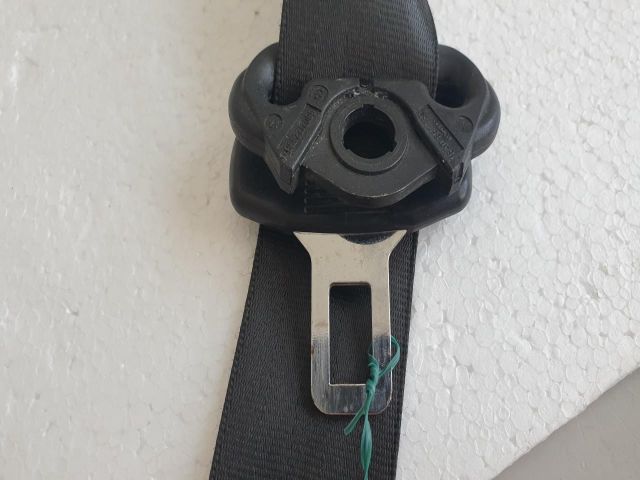 bontott AUDI A6 C6 Jobb első Övfeszítő