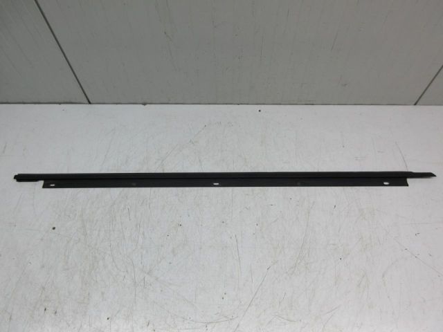 bontott AUDI A6 C6 Jobb első Vízlehúzó Gumicsík