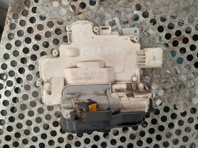 bontott AUDI A6 C6 Jobb első Zsanér