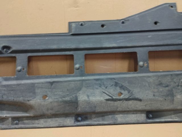 bontott AUDI A6 C6 Jobb Fenéklemez