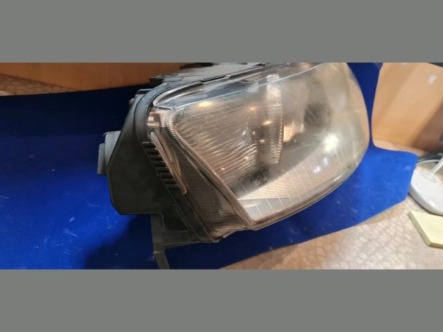 bontott AUDI A6 C6 Jobb Fényszóró