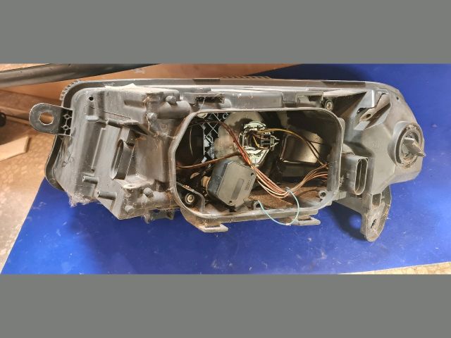 bontott AUDI A6 C6 Jobb Fényszóró