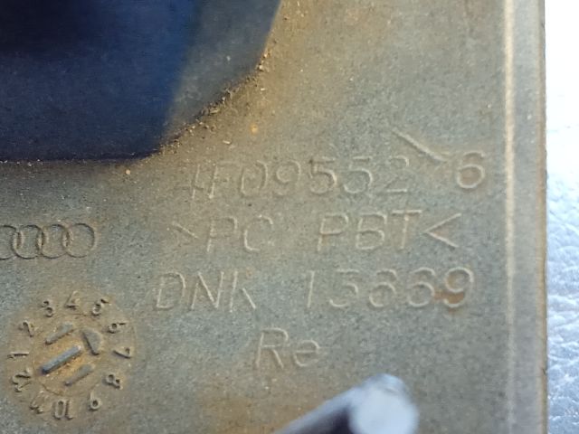 bontott AUDI A6 C6 Jobb Fényszórómosó Fedél