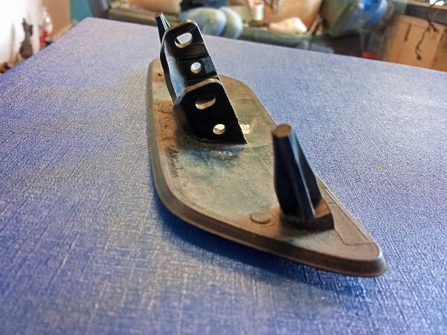 bontott AUDI A6 C6 Jobb Fényszórómosó Fedél