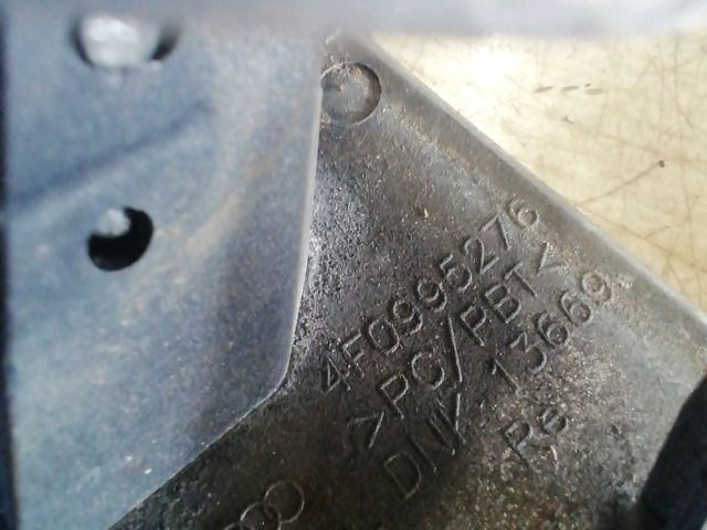 bontott AUDI A6 C6 Jobb Fényszórómosó Fúvóka