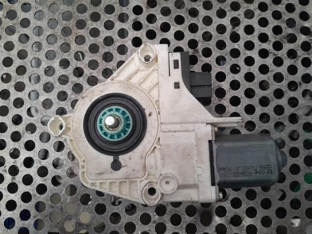 bontott AUDI A6 C6 Jobb hátsó Ablakemelő Motor