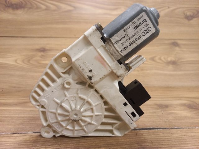 bontott AUDI A6 C6 Jobb hátsó Ablakemelő Motor