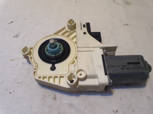 bontott AUDI A6 C6 Jobb hátsó Ablakemelő Motor