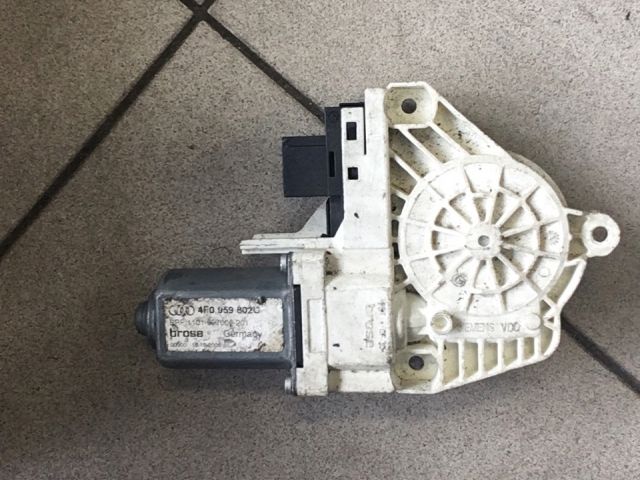 bontott AUDI A6 C6 Jobb hátsó Ablakemelő Motor