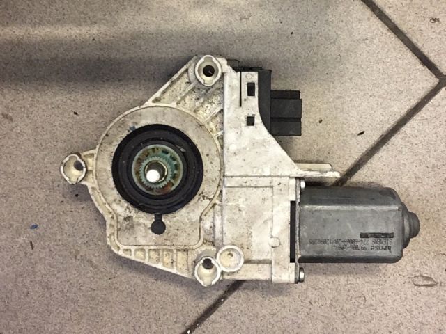 bontott AUDI A6 C6 Jobb hátsó Ablakemelő Motor