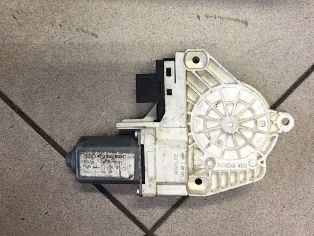 bontott AUDI A6 C6 Jobb hátsó Ablakemelő Motor