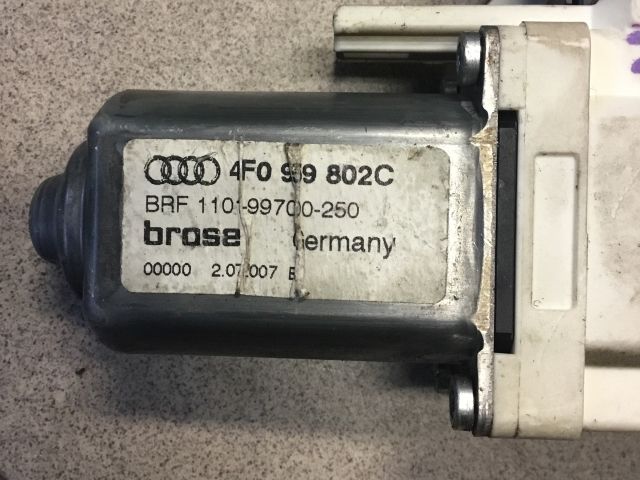 bontott AUDI A6 C6 Jobb hátsó Ablakemelő Motor