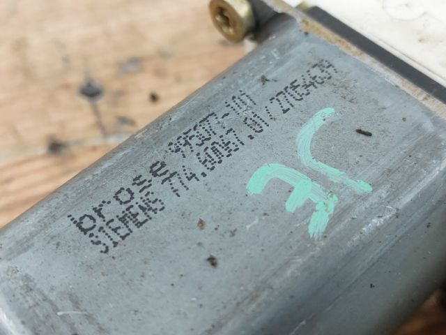 bontott AUDI A6 C6 Jobb hátsó Ablakemelő Motor