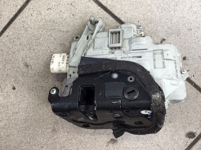 bontott AUDI A6 C6 Jobb hátsó Ajtózár