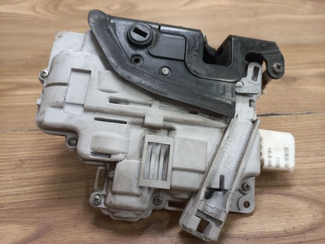 bontott AUDI A6 C6 Jobb hátsó Ajtózár